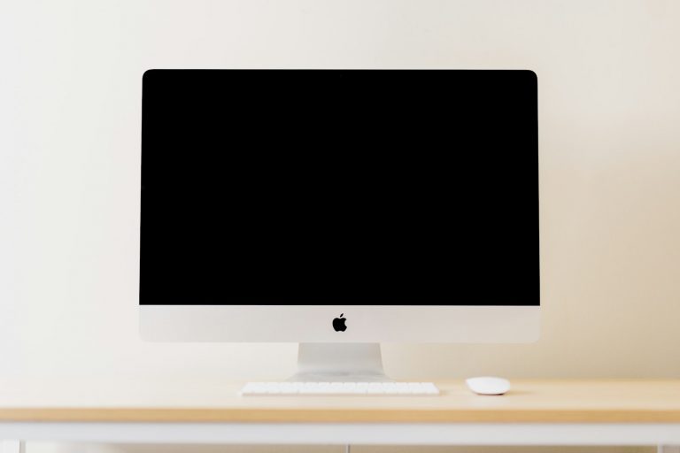 Illustration : écran blanc sur un site WordPress en panne, diagnostic de la page blanche