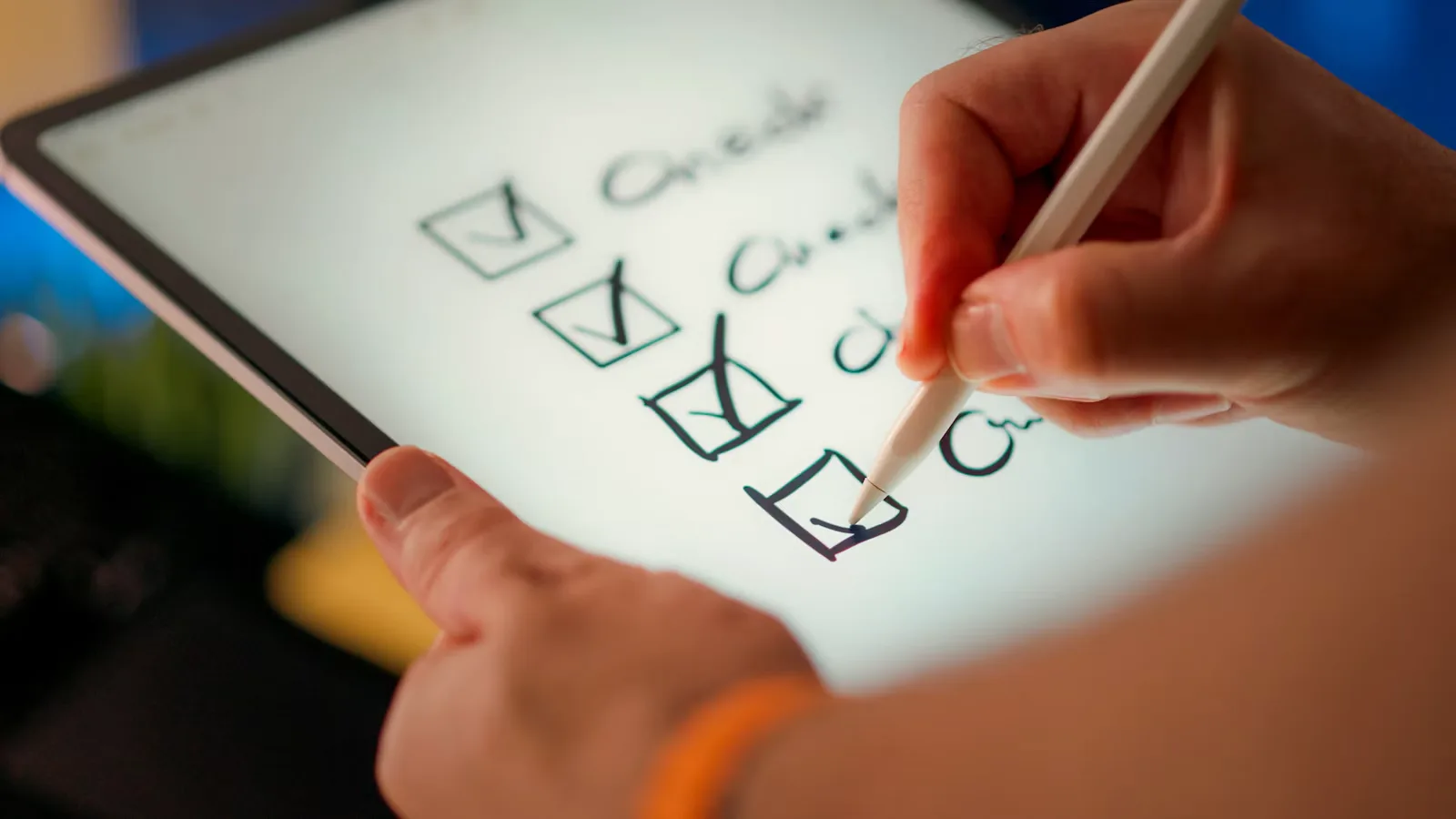 Checklist sur tablette pour un pré-diagnostic WordPress